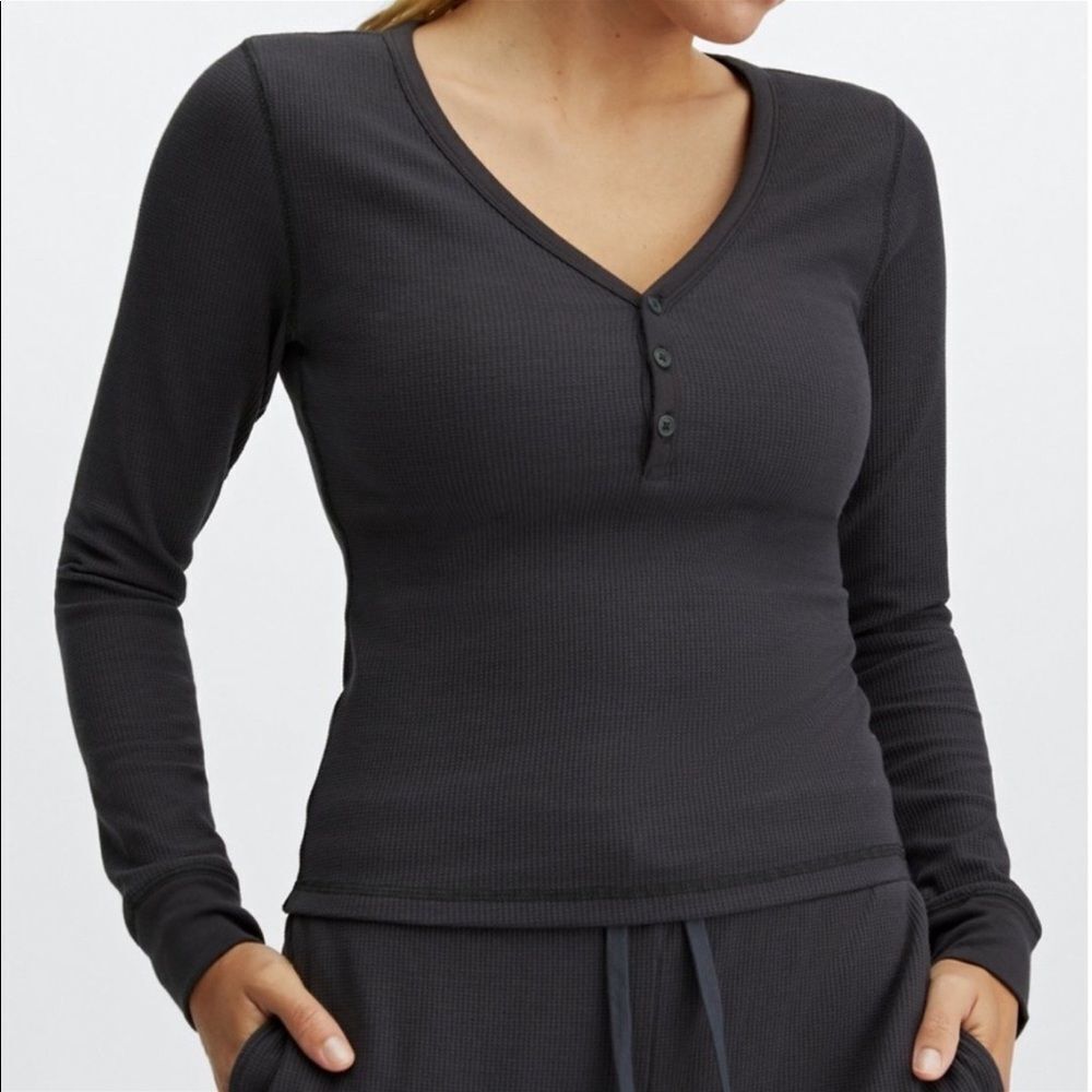 Fabletics waffle Henley long sleeve top. NWT. Medium